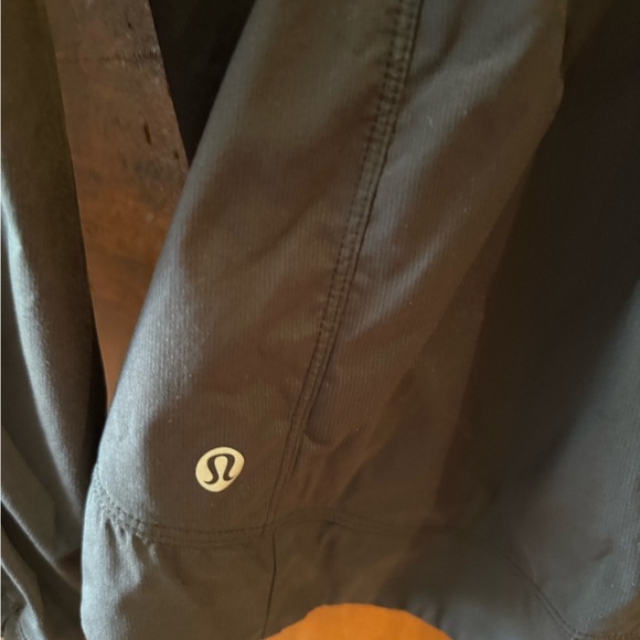 lululemon athletica Women’s black lightweight jacket as. 8 - Picture 8 of 10